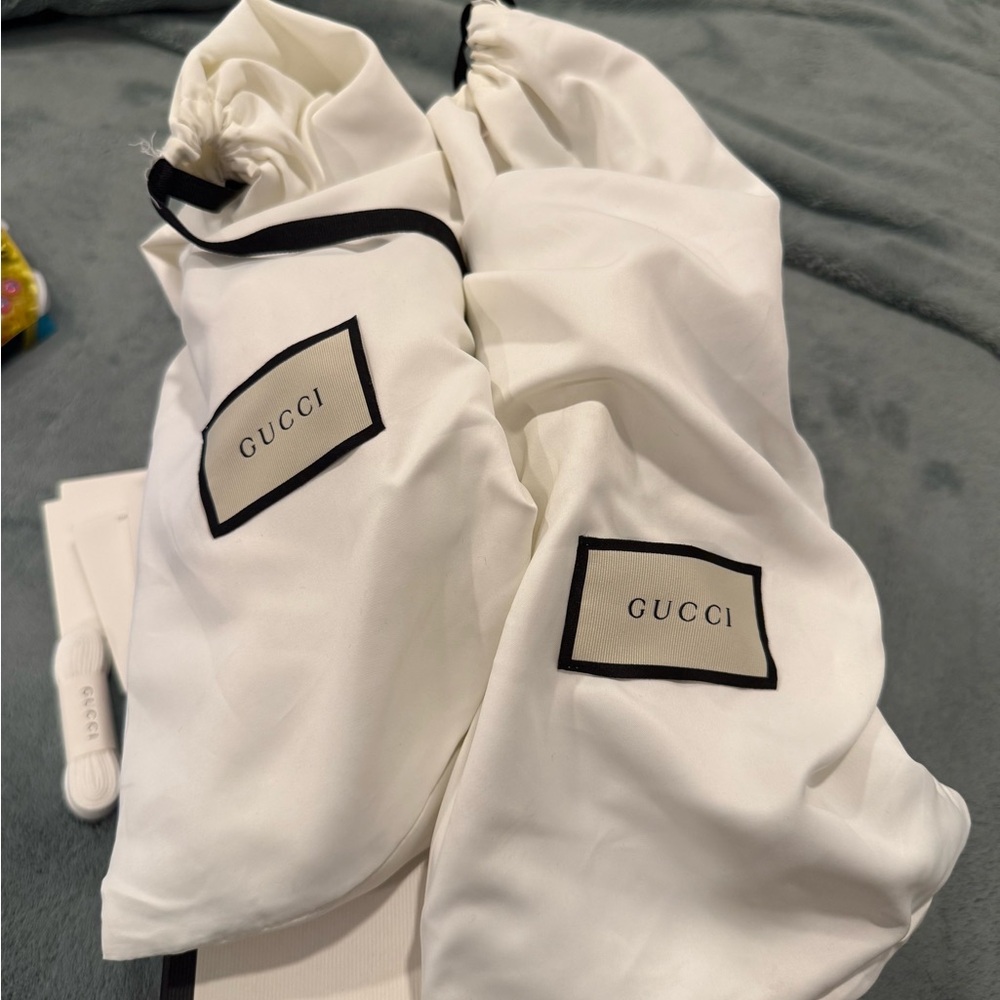 Men’s Gucci Sneakers - Picture 6 of 8